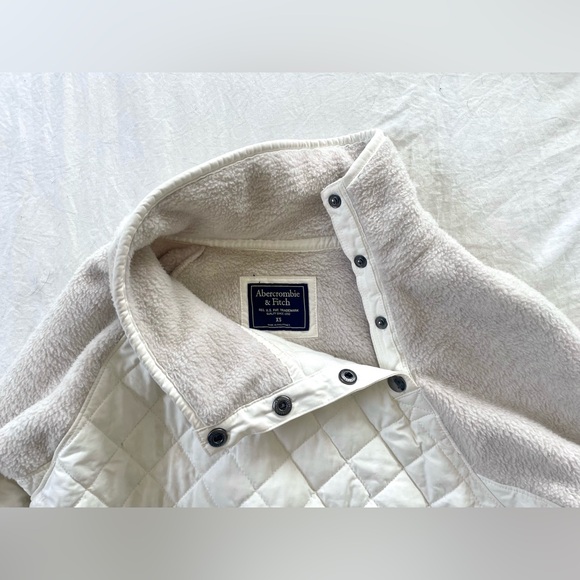 Abercrombie & Fitch Asymmetrical Snap Pullover Fleece Sweatshirt, XS - Picture 2 of 4